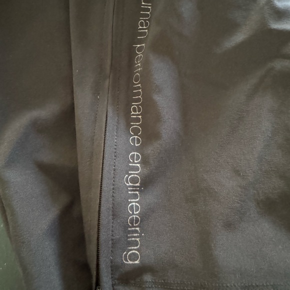 NWT Human Performance Engineering pays, normally $98 at Bloomingdales - Picture 4 of 4